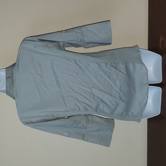 Boston Proper sz 10 100% cotton gray button down with stretch side panels - Picture 5 of 13